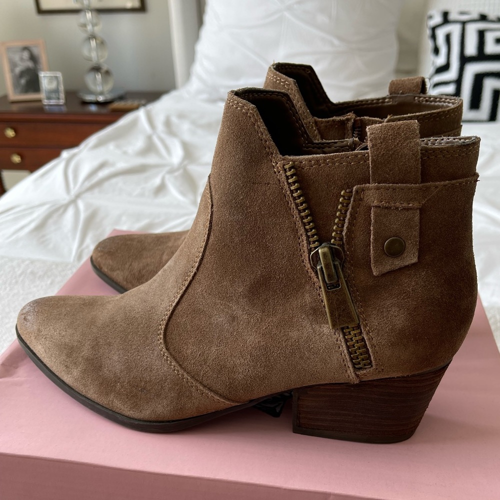 Crown Vintage suede boots LIKE NEW